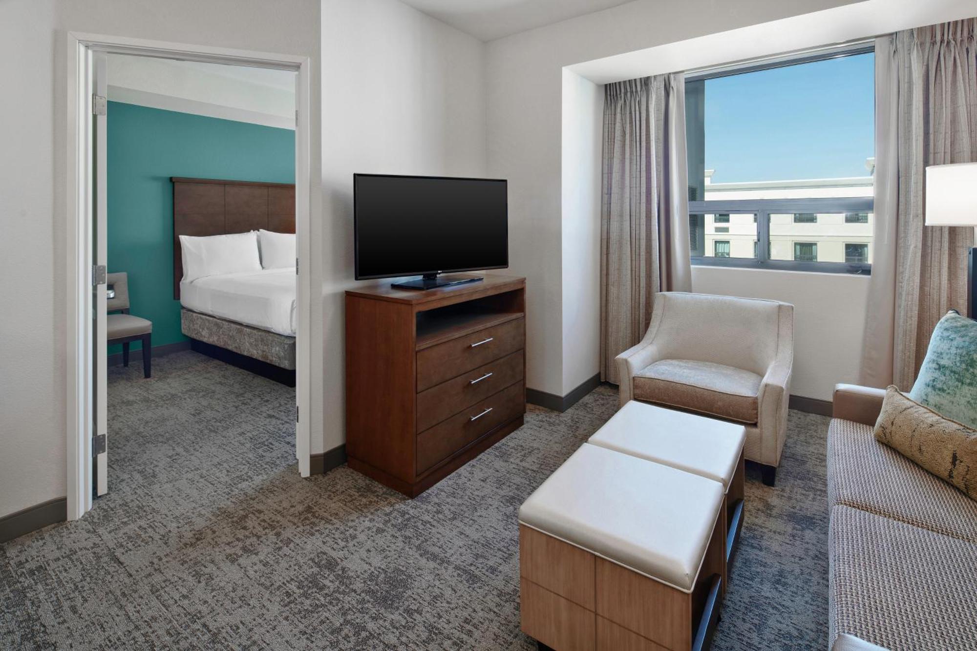สเตย์บริดจ์ สวีท เออร์ไวน์ - จอห์น เวย์น แอร์พอร์ต Hotel ภายนอก รูปภาพ